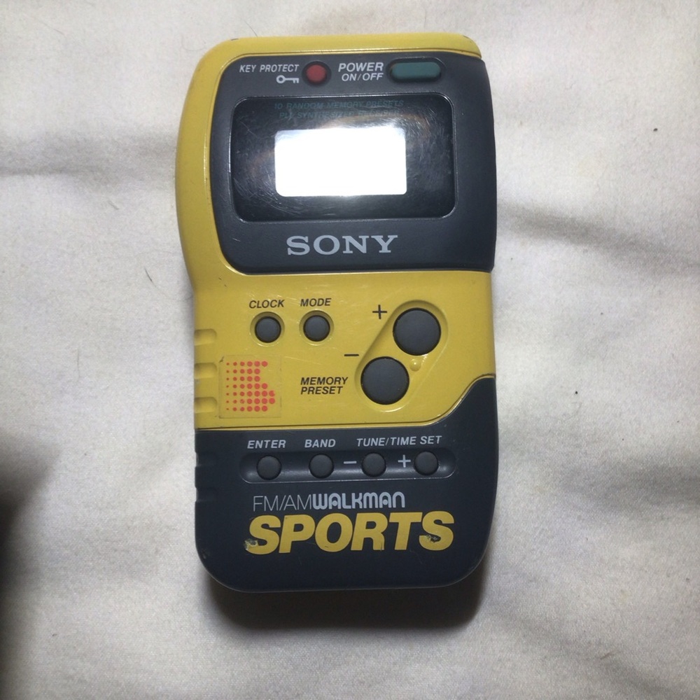 Sony SRF-M70 Sports AM/FM Radio Walkman Yellow Tested & Works!